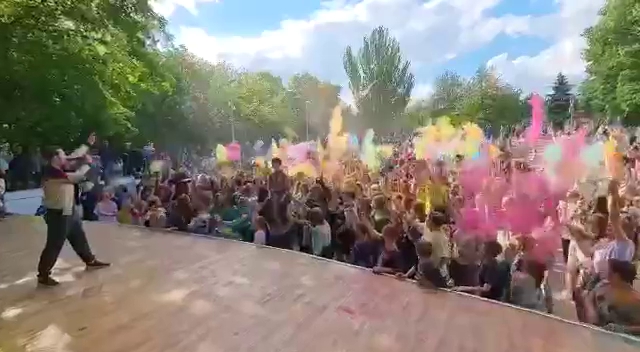 <i>В Ставрополе провели фестиваль красок</i>