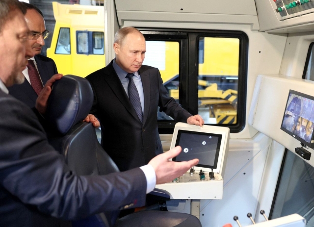 <i>Владимир Путин выдвинул идею модернизированных госпроектов по развитию страны</i>