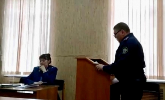 <i>На Ставрополье суд арестовал истязавшего трёхлетнюю дочь рецидивиста</i>