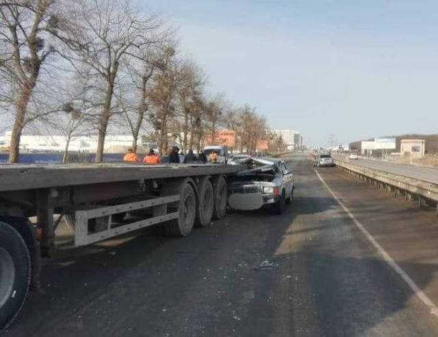 <i>Выезд из Ставрополя в &quot;Невинку&quot; затруднён из-за тройного ДТП</i>