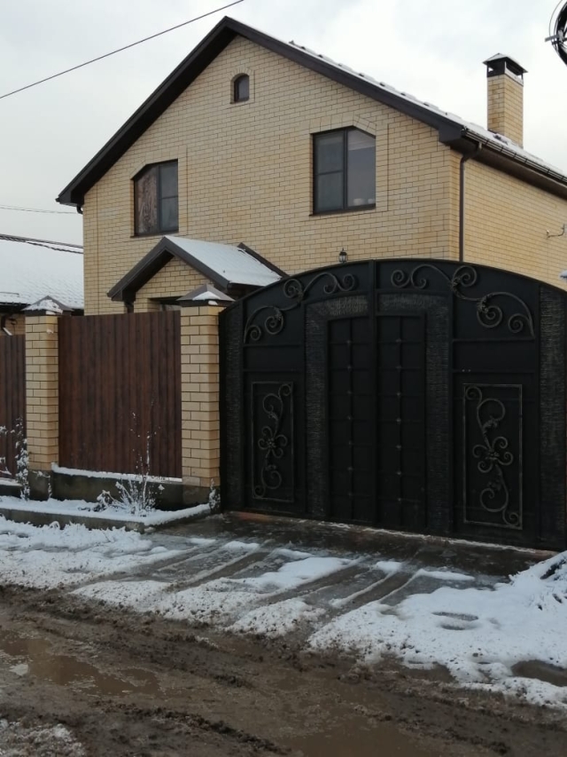 <i>В Ставрополе за 13 млн рублей продадут двухэтажный дом</i>