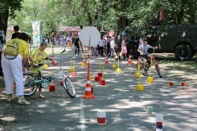<i>Правилам пожаробезопасности обучат 700 детей и 60 руководителей летних лагерей Ставрополя</i>