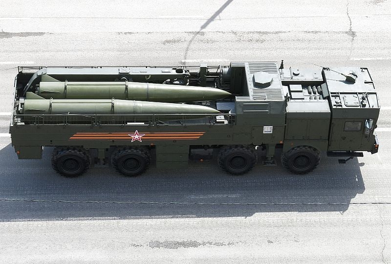 В состав комплекса входят два типа ракет: баллистические и крылатые
