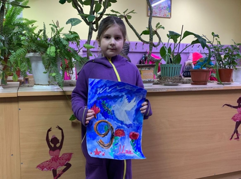 Сотни детей Кисловодска присоединились к акции «Рисуем Победу»