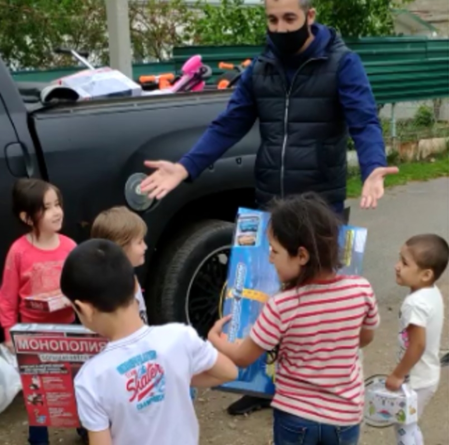 В рамках ставропольской акции "Рамадан. Мечты сбываются" подарки получили 87 детей