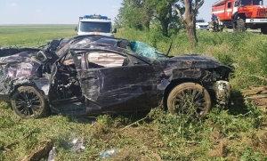 В ДТП в Арзгирском округе при обгоне чудом не погибли три пассажира в Mazda 6