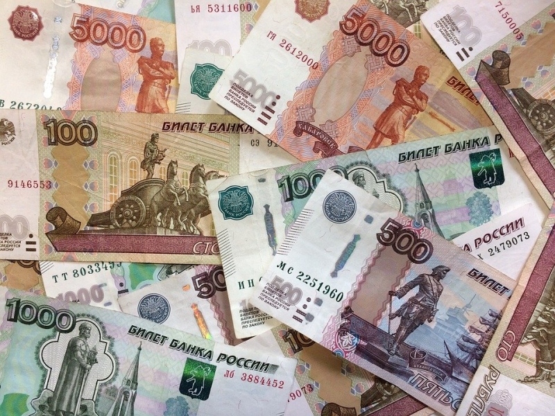 Житель Черкесска вымогал у пенсионерки 380 тысяч рублей