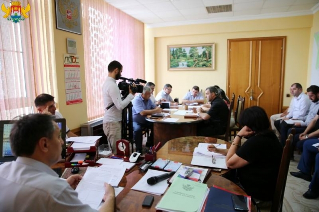 Миграционная служба махачкала абубакарова 115. Директор мфц дагестана. Расула гамзатова 12 махачкала. Магомедов гарун омарович. Управление по вопросам миграции дагестан.