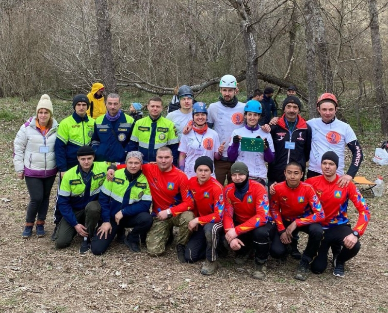 Спасатели Ставрополя завоевали бронзу на поисковых соревнованиях в Адыгее