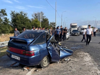 В Дагестане в ДТП с бетономешалкой погиб 27-летний водитель Lada 2112