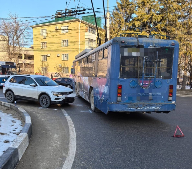 <i>ДТП с троллейбусом стало причиной большой пробки в центре Ставрополя</i>