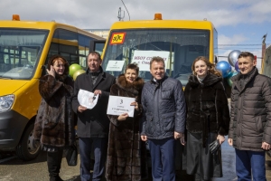Ставрополю передали новые автобусы для перевозки детей