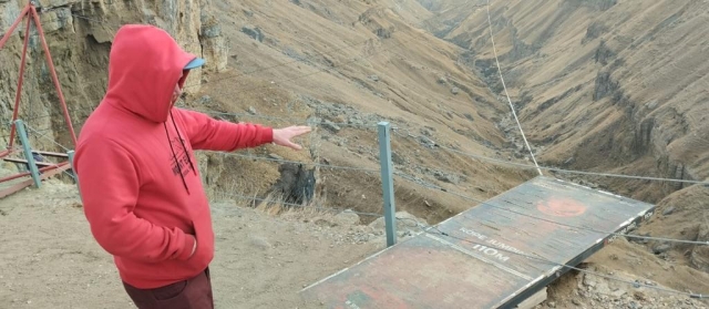 <i>Экстремальный прыжок девушки в каньон Дагестана привел к больнице</i>
