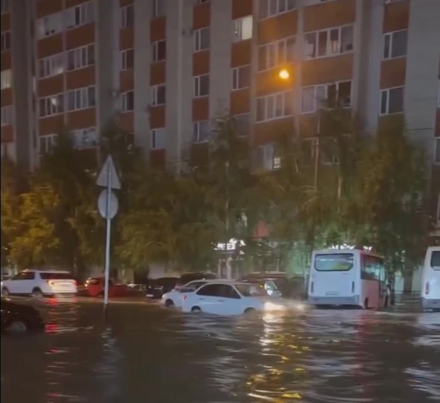 <i>Глава Ставрополья поручил главам муниципалитетов устранить последствия стихии</i>