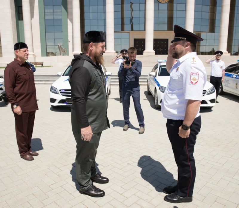 ДПС Чечни будет ездить на дорогих иномарках 