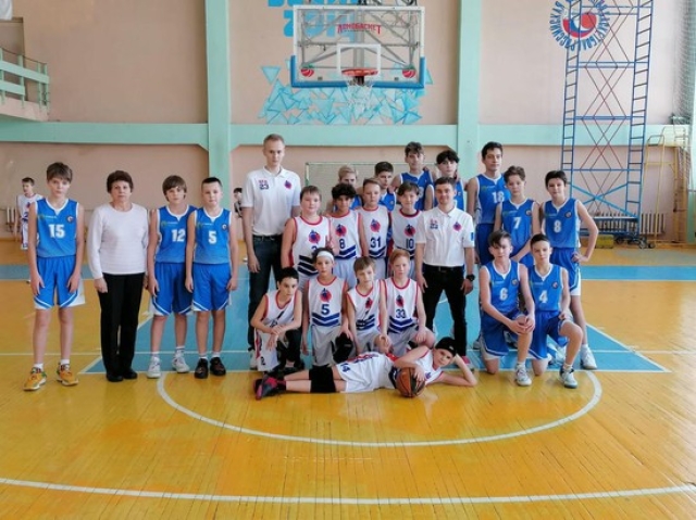 <i>Юные баскетболисты Ставрополя взяли серебро на турнире СКФО и ЮФО</i>