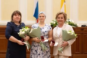 В Ставрополе вручили медали трём многодетным жительницам краевого центра