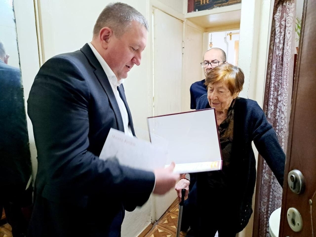 <i>Президент России поздравил ветерана Марию Скляр из Минвод со столетием</i>
