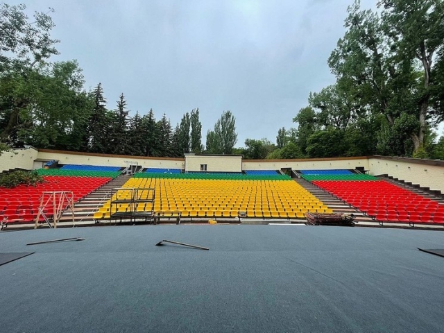 <i>В Ставрополе дождь и град сорвали открытие Зеленого театра</i>