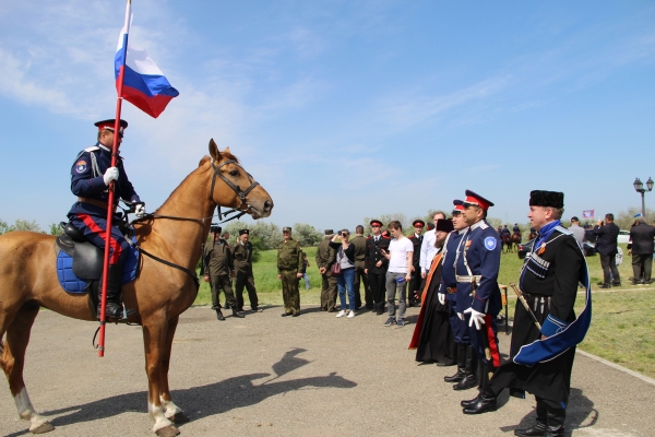 На Ставрополье стартовал конный переход донских казаков
