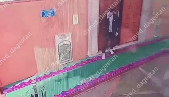 <i>В Дагестане вор в мечети украл у спящего прихожанина телефон за ₽120 тысяч</i>