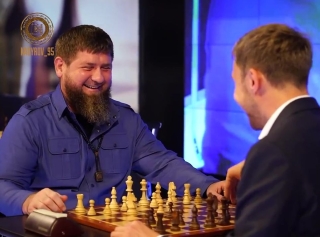 Главу Чечни поздравили с Международным днём шахмат