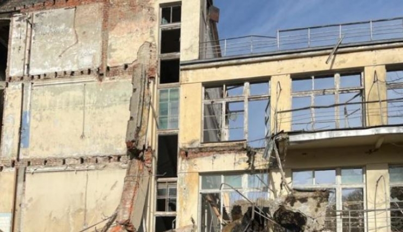 В Кисловодске обрушилась стена санатория, погиб мужчина