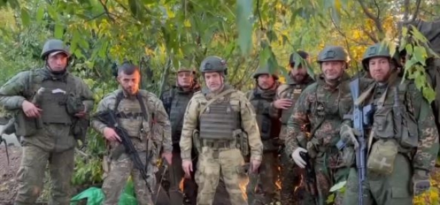 <i>Добровольцы батальонов из Северной Осетии поздравили с 8 Марта уклонистов</i>