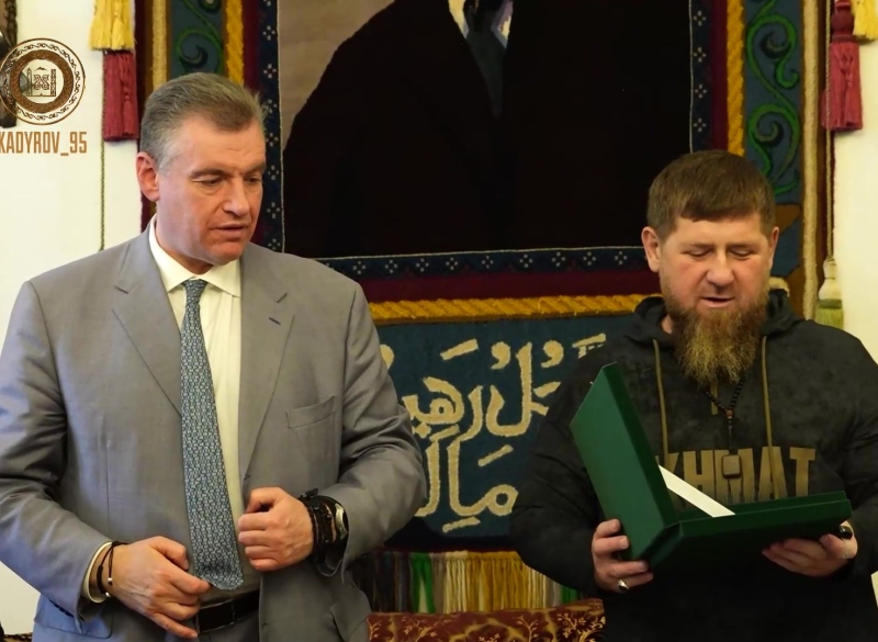Депутат Слуцкий передал главе Чечни копию уникального документа о жизни шейха Мансура