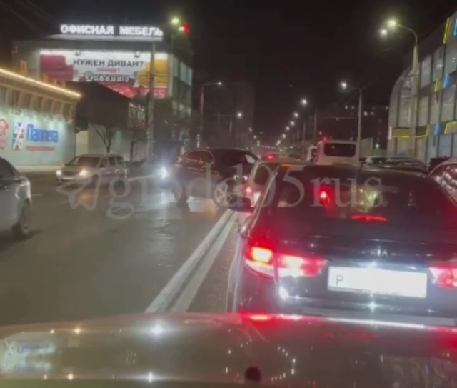<i>В Махачкале накажут водителя Bentley после получения ГИБДД видео с его лихачеством</i>