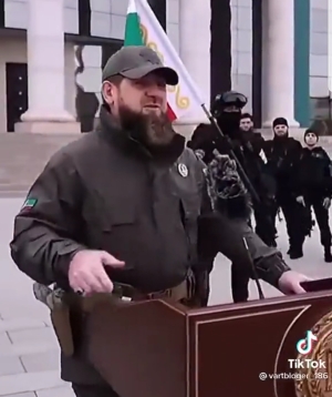 Рамзан Кадыров анонсировал свой въезд в Киев на трофейном бронемобиле