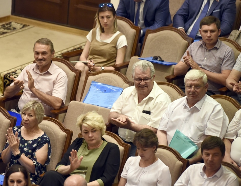 Вице-спикер Госдумы на Ставрополье наградила трех представителей муниципального уровня власти