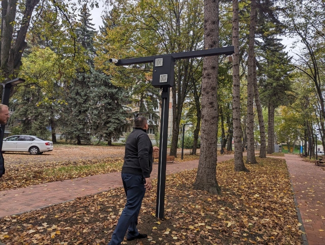 <i>В сквере Самшитовый в Ессентуках после ремонта появилась система видеонаблюдения</i>