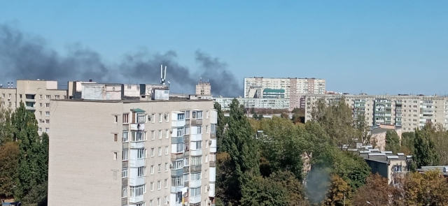 <i>На северо-западе Ставрополя загорелась автомойка</i>