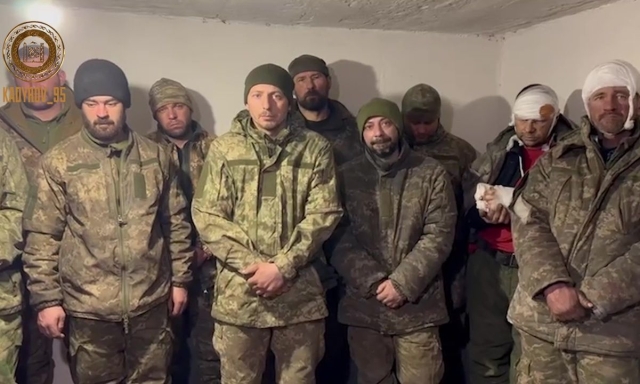 <i>Новая партия «счастливчиков» из ВСУ оценила профессионализм чеченских бойцов</i>