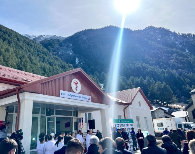 <i>В КБР Новак и Коков открыли новую амбулаторию в высокогорном селении Эльбрус</i>