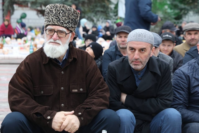 <i>Премьер Дагестана устроил ифтар для жителей горных районов</i>