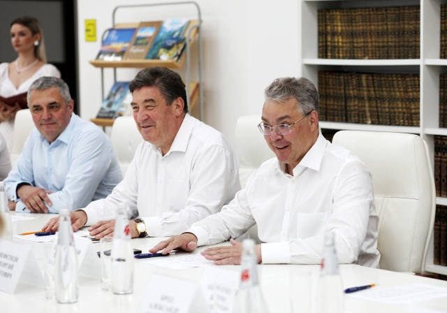 <i>Кандидаты на пост губернатора Ставрополья подписали соглашение «За чистые и честные выборы»</i>