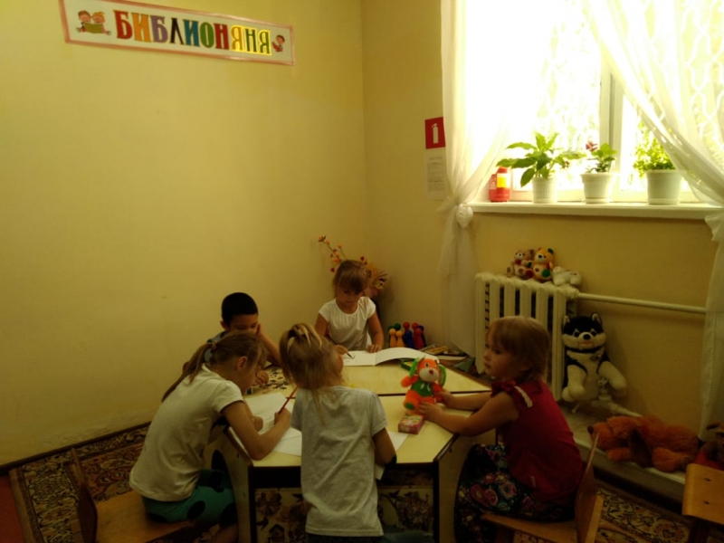 Дети с удовольствием посещают занятия, которые проводят "библионяни"
