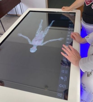 Михаил Миненков показал интерактивный анатомический стол в мединституте