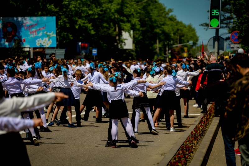 Станцевать "Вальс Победы" в Невинномысске вышли более пяти тысяч человек