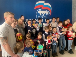 Дети Кисловодска подарят тысячи игрушек детям Донбасса