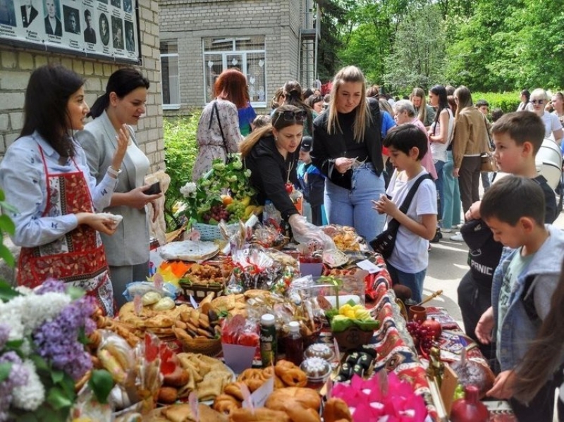 В Ессентуках на ярмарке национальной кухни в помощь СВО собрали 300 тысяч рублей