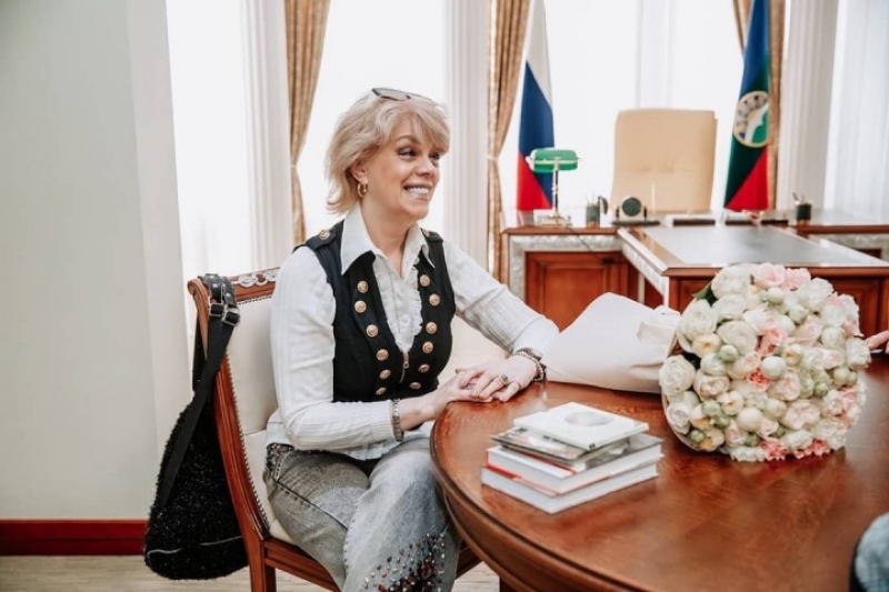 Глава Карачаево-Черкесии встретился с Любовью Казарновской