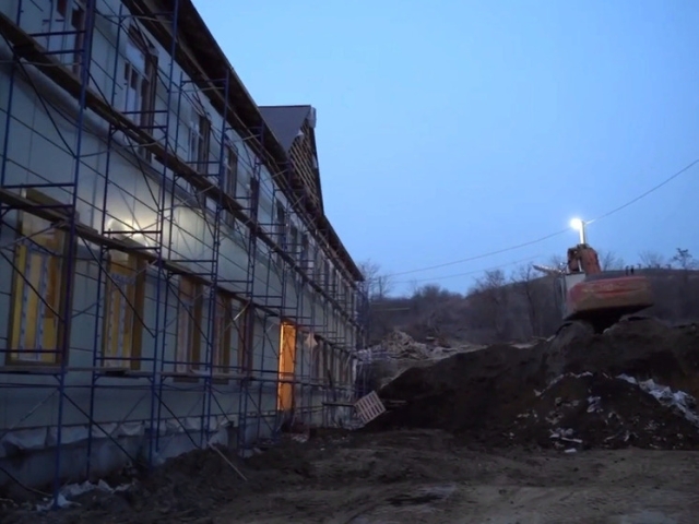 <i>Глава минобра Чечни выявил недочеты при строительстве школы-интерната для слепых</i>