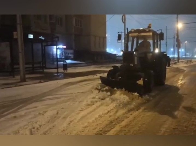 <i>Работу коммунальщиков Ставрополя осложнил ветер и снег с дождём</i>