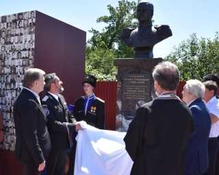 В Михайловске открыли бюст герою Отечественной войны 1812 года Степану Николаеву