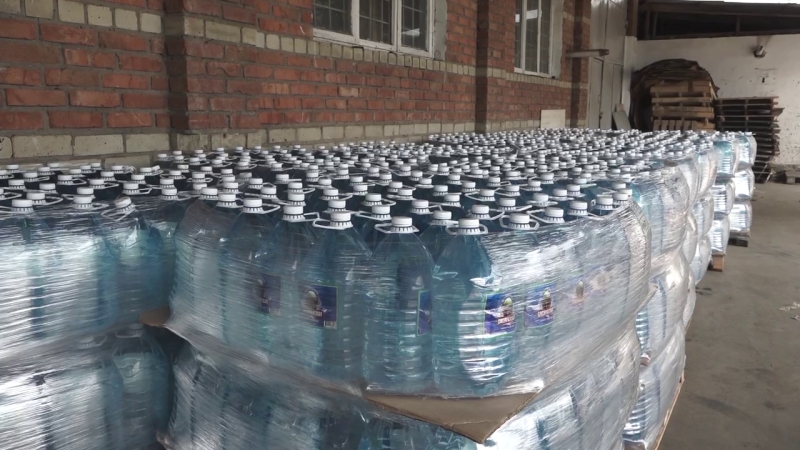 Из Карачаево-Черкесии направили 20 тонн питьевой воды жителям Орска
