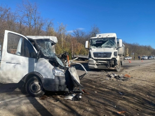 Вблизи Пятигорска в ДТП с фурой и «ГАЗелью» погиб один человек