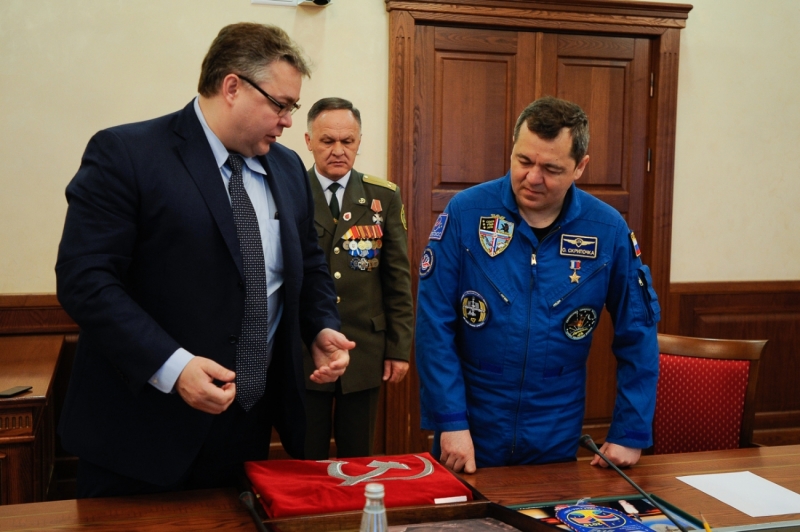 Владимир Владимиров поздравил ставропольцев с Днём космонавтики